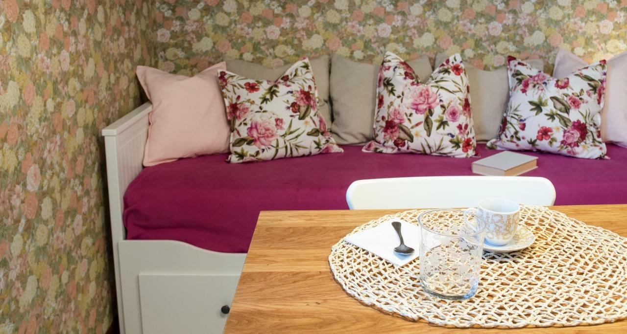 Flowers Apartment Joivy 25 Como Exterior foto