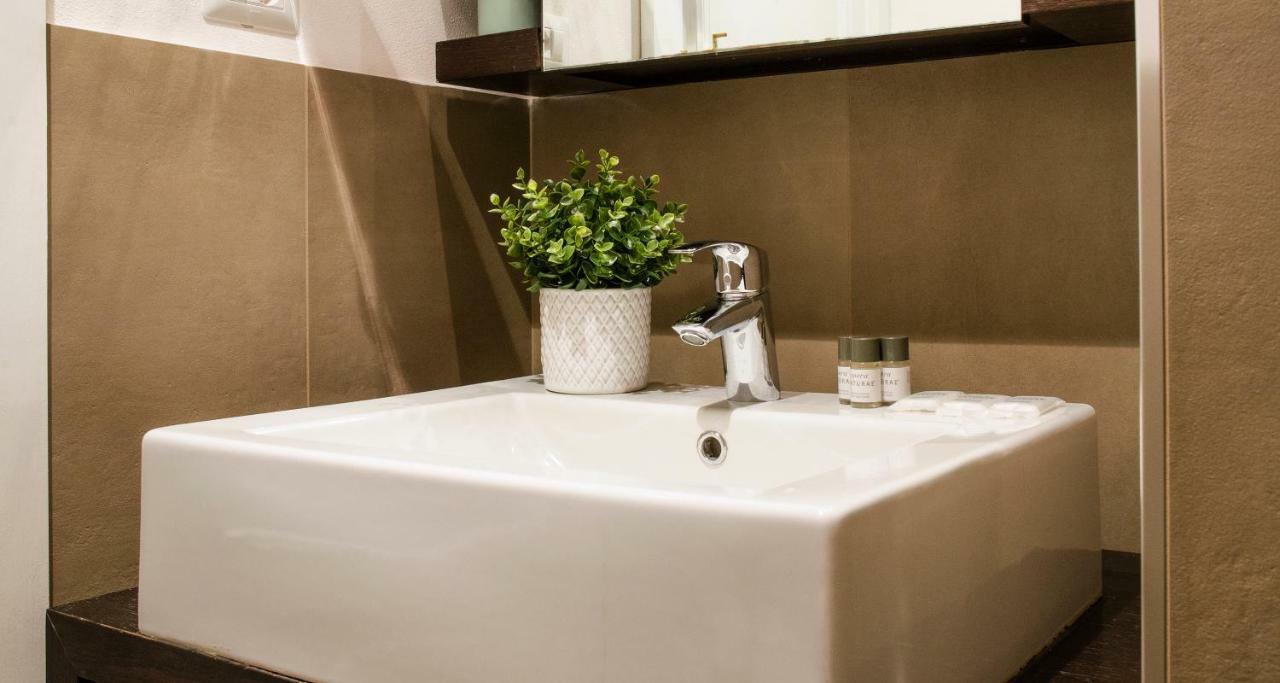Flowers Apartment Joivy 25 Como Exterior foto